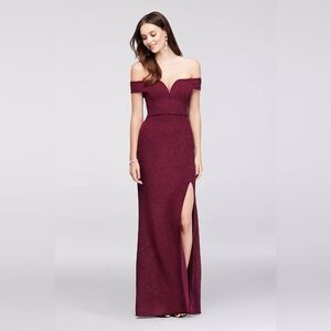 City Triangles Strapless Burgundy Gown SZ 4 Pit To Pit 16"